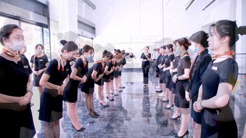 手势礼仪 服务细节中的无声语言与职业修养